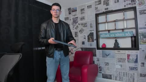 Snapshot of magic_boy01 chatting on December 23, 5:11 pm Damian Rivers online show from December 23, 5:11 pm
