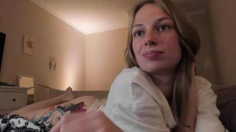 Snapshot of magic_couple13 chatting on December 2, 3:14 pm Alice online show from December 2, 3:14 pm