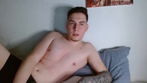 Snapshot of magic_fantasy77 chatting on April 29, 4:27 am magic_fantasy77 online show from April 29, 4:27 am