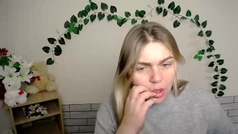 Snapshot of magic_katarina_ chatting on December 12, 11:29 am magic_katarina_ online show from December 12, 11:29 am