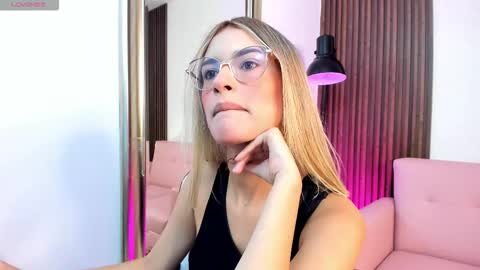 Snapshot of magic_rouse chatting on February 6, 1:10 am M Rss online show from February 6, 1:10 am