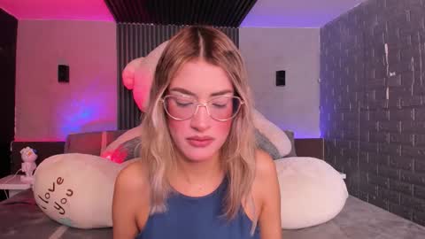 Snapshot of magic_rouse chatting on March 3, 4:07 am M Rss online show from March 3, 4:07 am