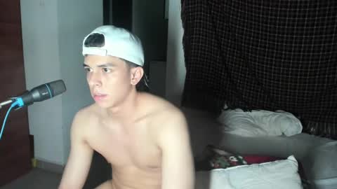 Snapshot of magic_tony chatting on February 23, 2:29 am Tony Hoffa online show from February 23, 2:29 am