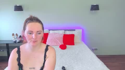 Lili and Bella online show from February 25, 7:18 am