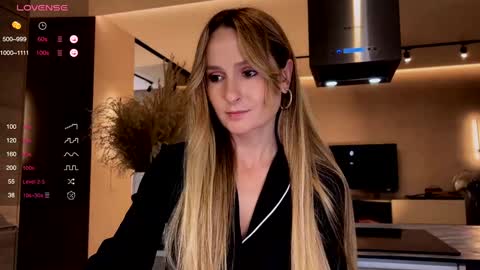 Snapshot of magicpeaach chatting on December 12, 7:48 pm magicpeaach online show from December 12, 7:48 pm