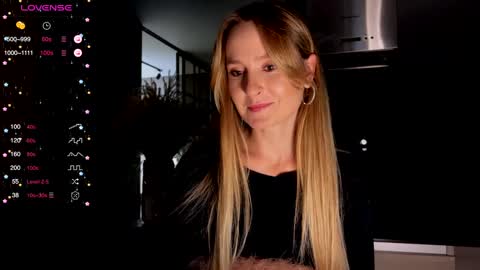 Snapshot of magicpeaach chatting on December 14, 4:09 pm magicpeaach online show from December 14, 4:09 pm