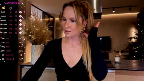 Snapshot of magicpeaach chatting on January 16, 6:48 pm magicpeaach online show from January 16, 6:48 pm