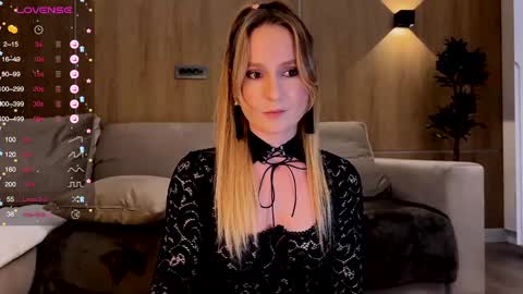 Snapshot of magicpeaach chatting on January 30, 6:54 pm magicpeaach online show from January 30, 6:54 pm