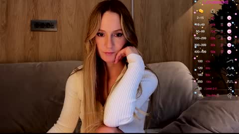 Snapshot of magicpeaach chatting on February 8, 10:40 pm magicpeaach online show from February 8, 10:40 pm