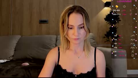 Snapshot of magicpeaach chatting on February 11, 5:07 pm magicpeaach online show from February 11, 5:07 pm