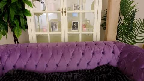 Snapshot of magicpeachhs chatting on April 3, 6:00 am Emily online show from April 3, 6:00 am