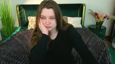 Snapshot of magicpeachhs chatting on April 9, 6:30 am Emily online show from April 9, 6:30 am