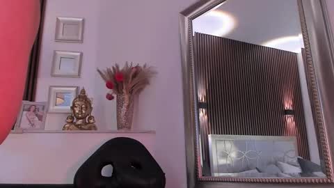 Snapshot of magieethomsonn chatting on February 28, 6:09 pm Magiee online show from February 28, 6:09 pm