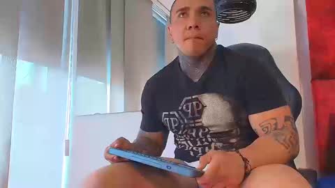 Snapshot of magiic_98 chatting on September 20, 5:36 pm M A G I C online show from September 20, 5:36 pm