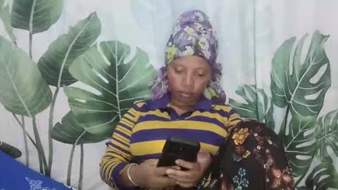 Snapshot of magniah chatting on January 7, 1:02 pm magniah online show from January 7, 1:02 pm