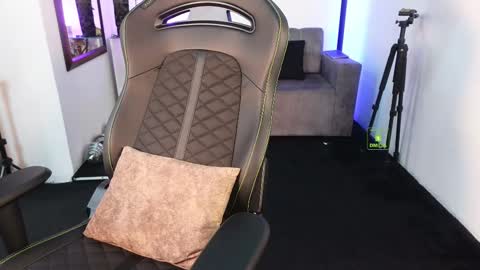 Snapshot of magnus_savage chatting on February 8, 6:11 pm If you want me to use the Lovense please let me know -- online show from February 8, 6:11 pm