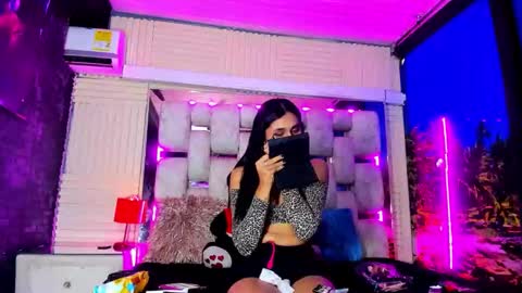 Snapshot of mahiara_hot chatting on May 22, 2:33 pm mahiara hot online show from May 22, 2:33 pm