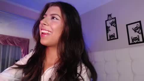 Maia Reficco online show from February 4, 12:11 pm