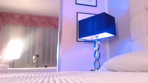 Maia Reficco online show from March 4, 12:22 pm