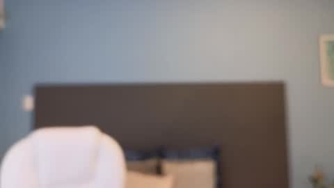 Maiaa Ruiz  online show from December 14, 4:52 pm