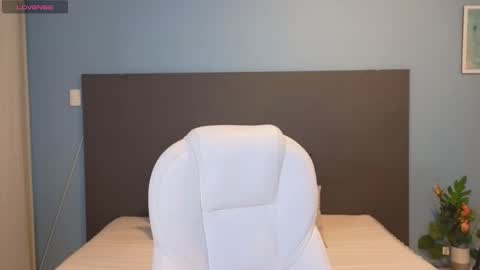 Maiaa Ruiz  online show from December 30, 12:42 pm