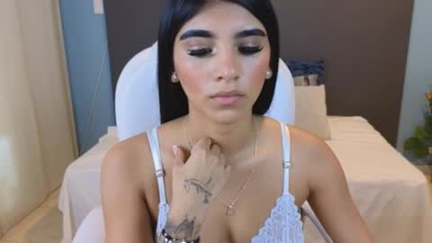 Maiaa Ruiz  online show from January 2, 4:13 pm