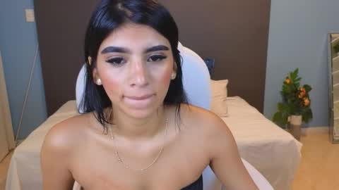 Maiaa Ruiz  online show from January 9, 3:23 pm