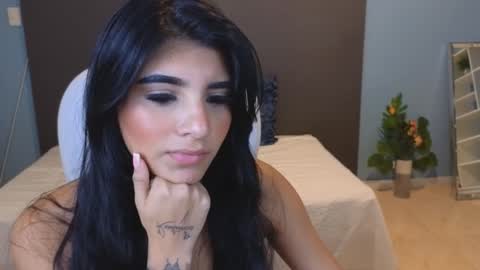 Maiaa Ruiz  online show from January 11, 4:25 pm