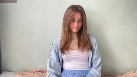 M I A online show from May 13, 11:40 am