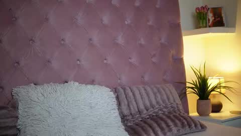  Maia  online show from March 13, 6:58 pm