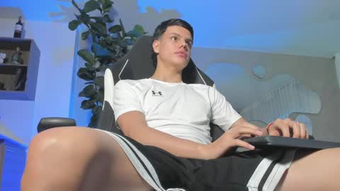 Snapshot of maicolruggeri chatting on May 12, 11:13 pm MAICOL online show from May 12, 11:13 pm