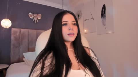 Snapshot of maiiitee_ chatting on December 21, 6:02 pm Mait online show from December 21, 6:02 pm