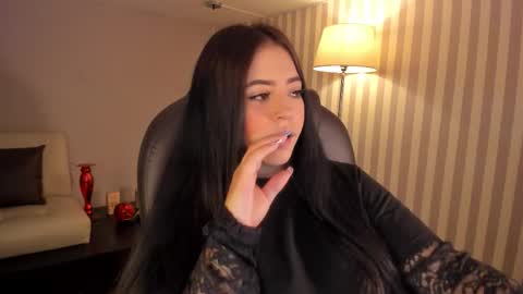 Snapshot of maiiitee_ chatting on October 11, 3:32 pm Mait online show from October 11, 3:32 pm