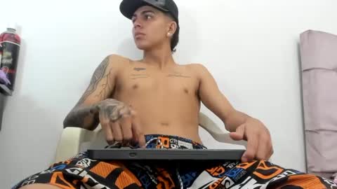 Snapshot of maikdemon_ chatting on June 15, 3:25 pm maikdemon_ online show from June 15, 3:25 pm