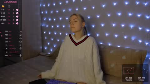 Snapshot of mailin_harrington chatting on January 9, 3:04 am Your kitty online show from January 9, 3:04 am