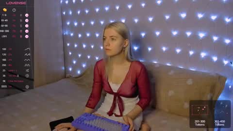 Snapshot of mailin_harrington chatting on January 10, 3:37 pm Your kitty online show from January 10, 3:37 pm