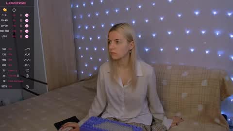 Snapshot of mailin_harrington chatting on March 1, 2:59 am Your kitty online show from March 1, 2:59 am