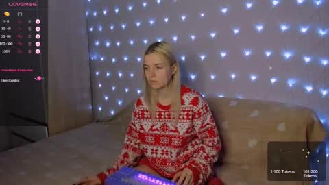 Snapshot of mailin_harrington chatting on March 5, 4:02 pm Your kitty online show from March 5, 4:02 pm