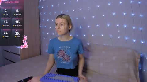 Snapshot of mailin_harrington chatting on September 8, 3:55 pm Your kitty online show from September 8, 3:55 pm