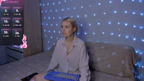 Snapshot of mailin_harrington chatting on September 30, 3:28 pm Your kitty online show from September 30, 3:28 pm