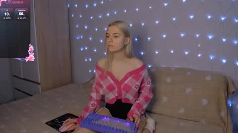 Snapshot of mailin_harrington chatting on January 15, 3:33 am Your kitty online show from January 15, 3:33 am