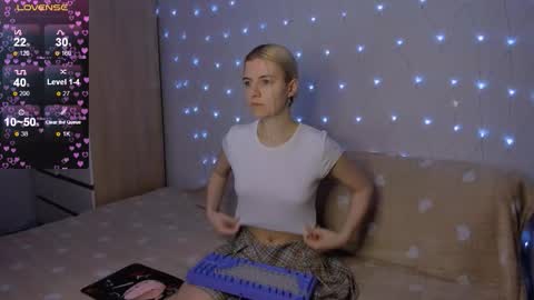 Snapshot of mailin_harrington chatting on February 18, 3:52 pm Your kitty online show from February 18, 3:52 pm