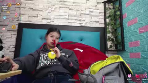  MAILY CAN  online show from November 1, 12:40 pm