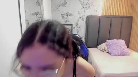  M A I L Y  online show from November 20, 1:55 pm