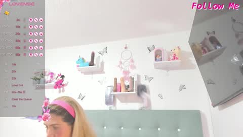 Maylin  online show from October 26, 12:38 am