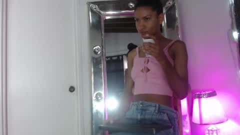 Snapshot of mailyn_gold chatting on April 29, 11:58 am mailyn_gold online show from April 29, 11:58 am