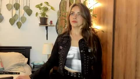 Mailyn Foxx online show from June 26, 3:33 am