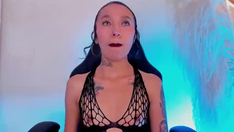 Mailyn  online show from June 15, 11:34 am