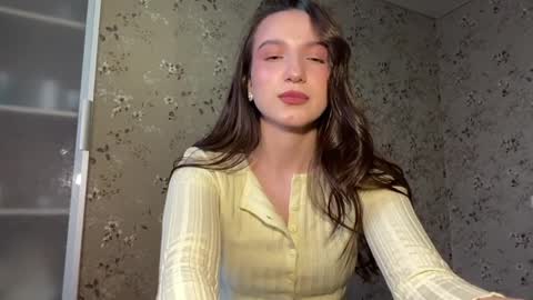 DIna online show from March 27, 2:06 pm