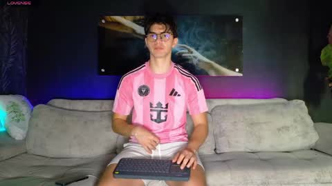 Snapshot of maisonbastian chatting on May 30, 3:53 pm Bastian Arslan online show from May 30, 3:53 pm